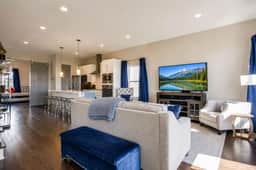 A15 - 1005 11th Ave - Image 3