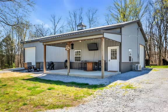 J1 - 8040 Greenbrier