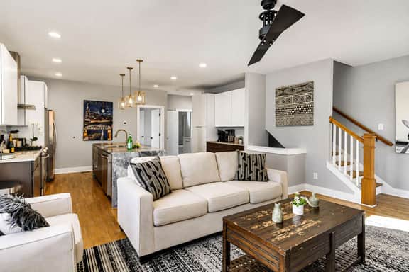 B9 - 1720 14th Ave 2 - Image 2
