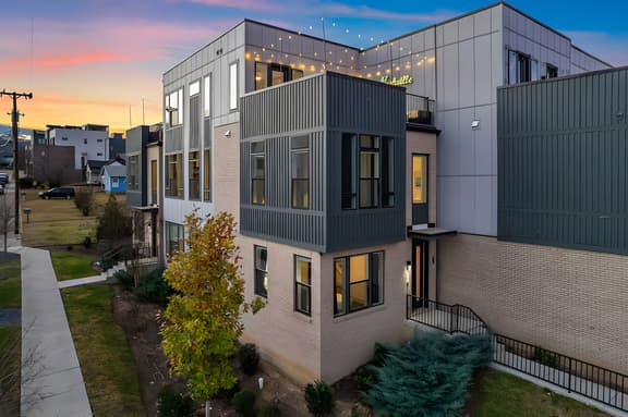 C5 - 514 27th Ave